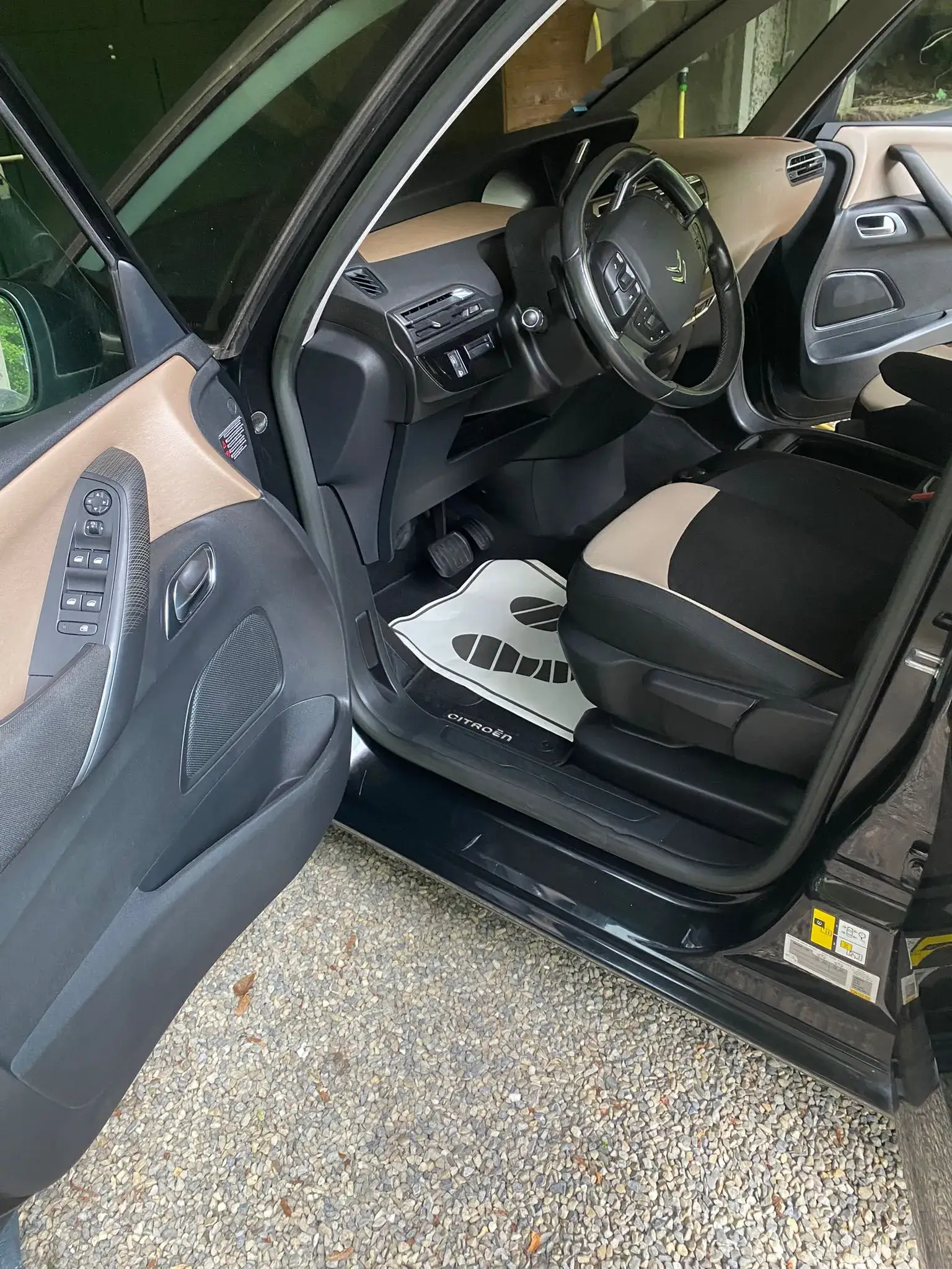 Nettoyage intérieur voiture